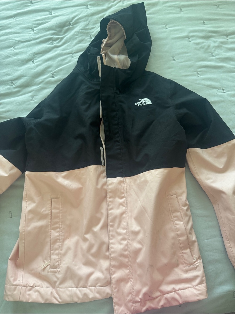 The North Face Junior Kids  Two-Tone Hooded Ski Jacket - Black & Light Pink